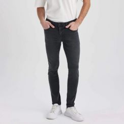 Mens Straight Leg Loose Denim Jeans with Five Pockets